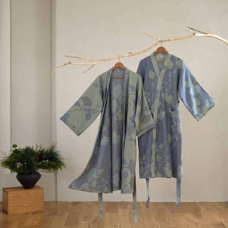 Kimono-Bademantel aus atmungsaktiver Bio-Baumwolle mit leichter, weicher Webstruktur