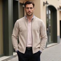 Klassische Wollstrickjacke für Herren