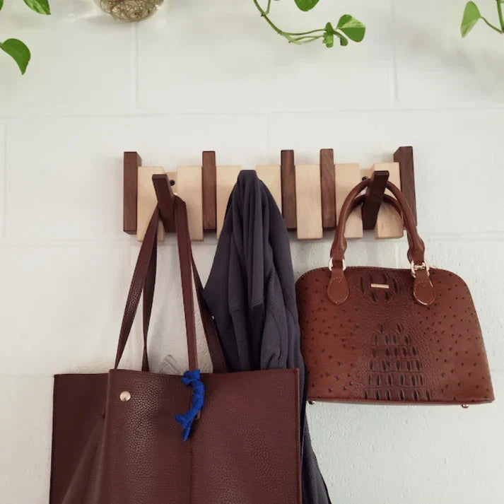 Klavier-Garderobe aus Holz – Stilvolle Wanddekoration & praktische Aufbewahrung