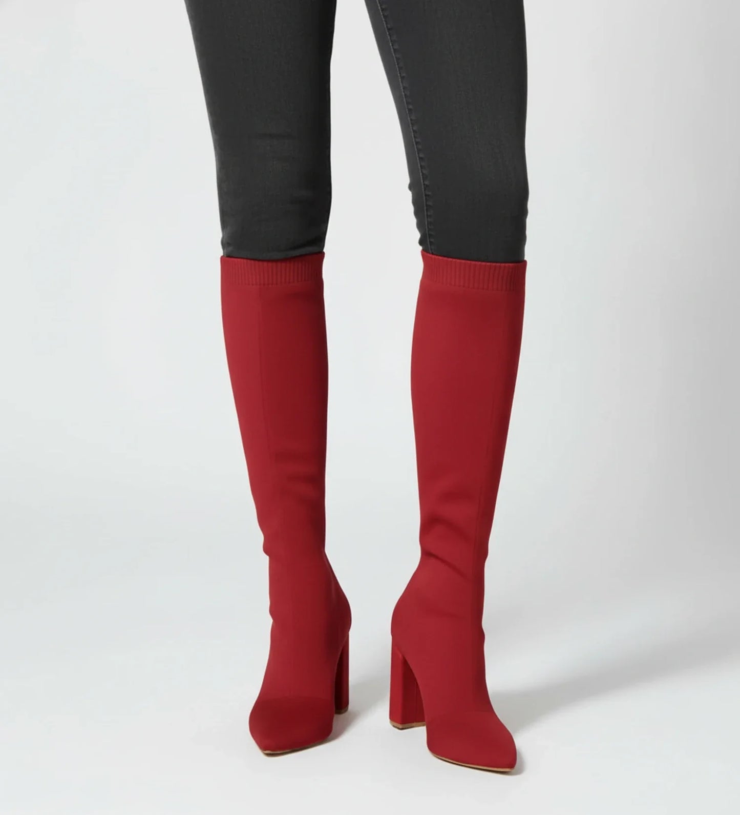 Kniehohe Damen-Strickstiefel mit hohem Absatz