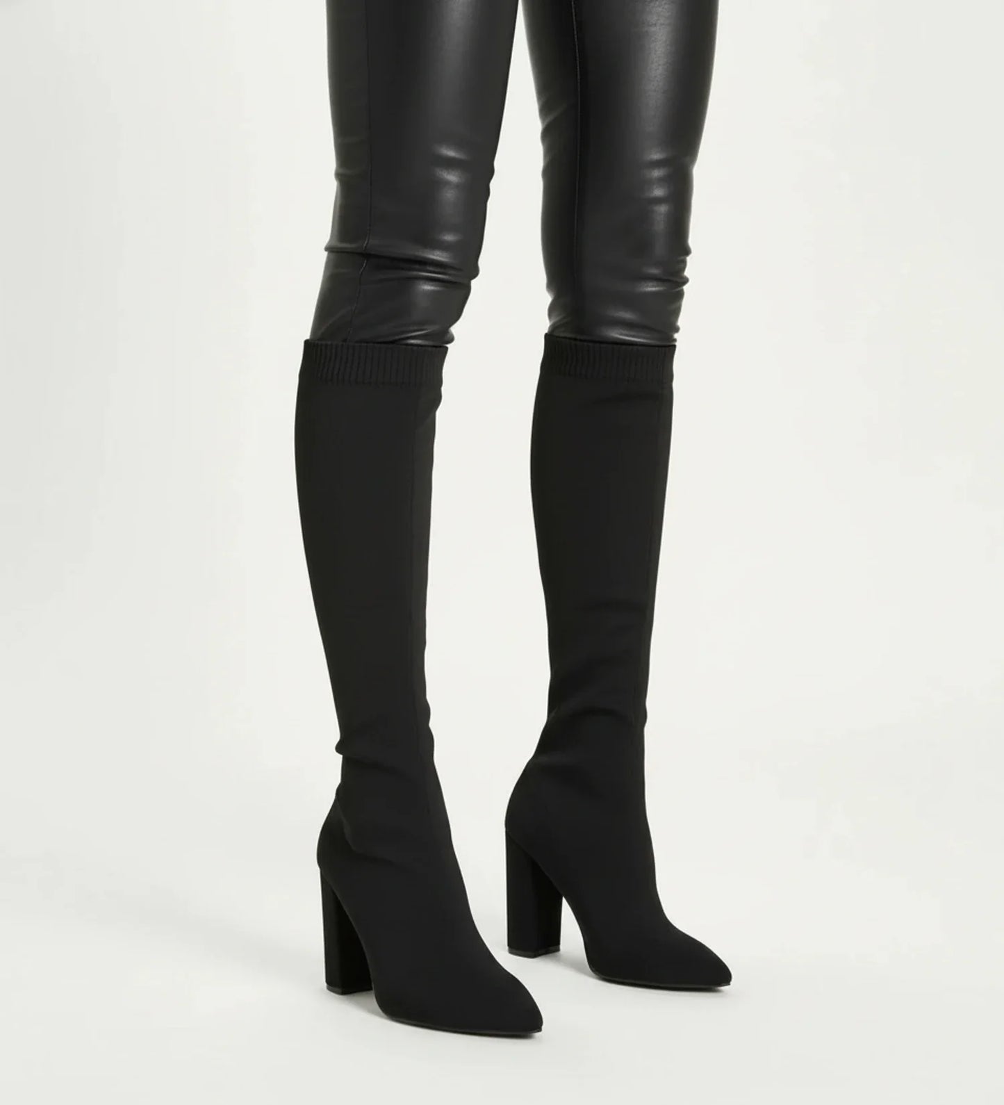 Kniehohe Damen-Strickstiefel mit hohem Absatz