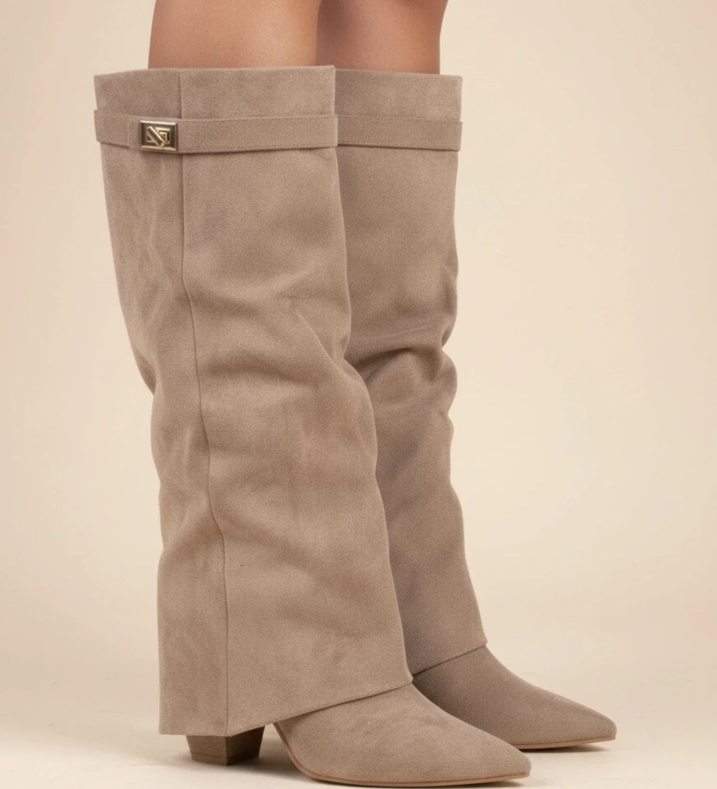 Kniehohe Slouchy-Schlupfstiefel für Damen