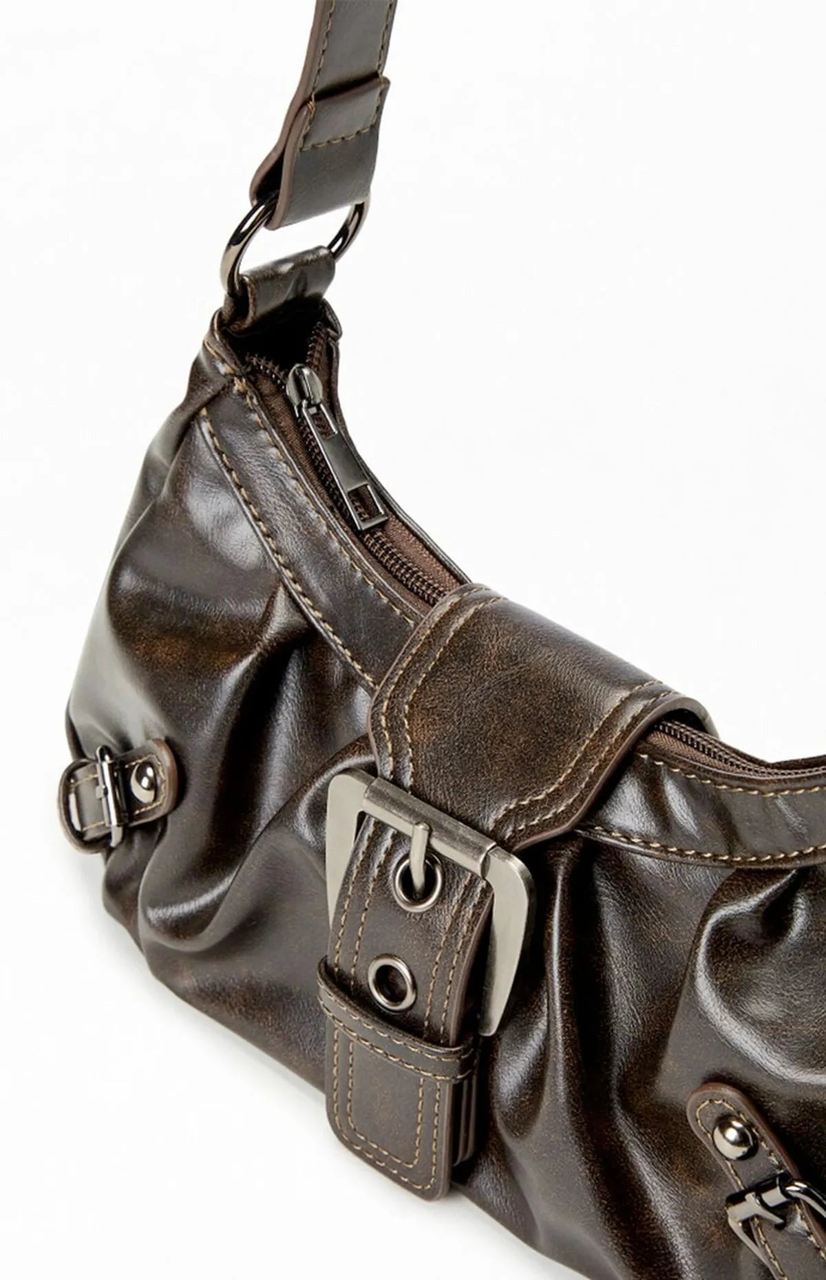 Kompakte, formschöne Damen-Schultertasche aus Leder