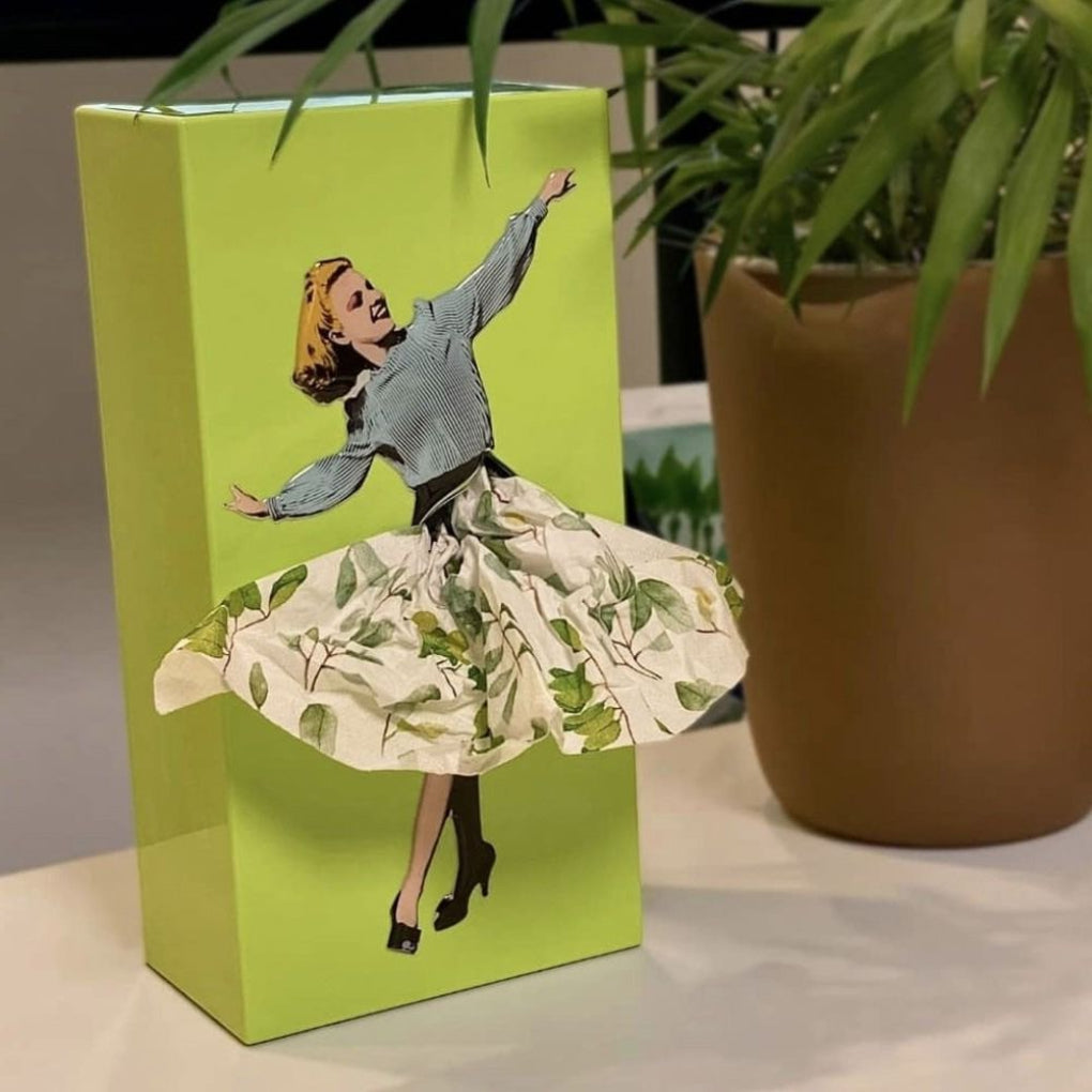 Kosmetiktuchbox mit fliegendem Rock