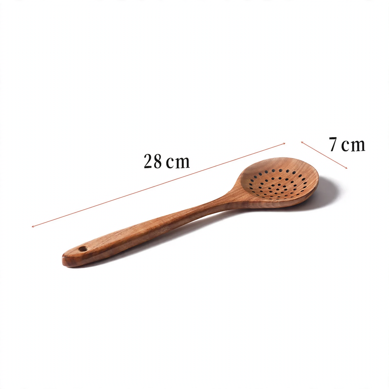 Küchenutensilien aus Holz, verschiedene Formen