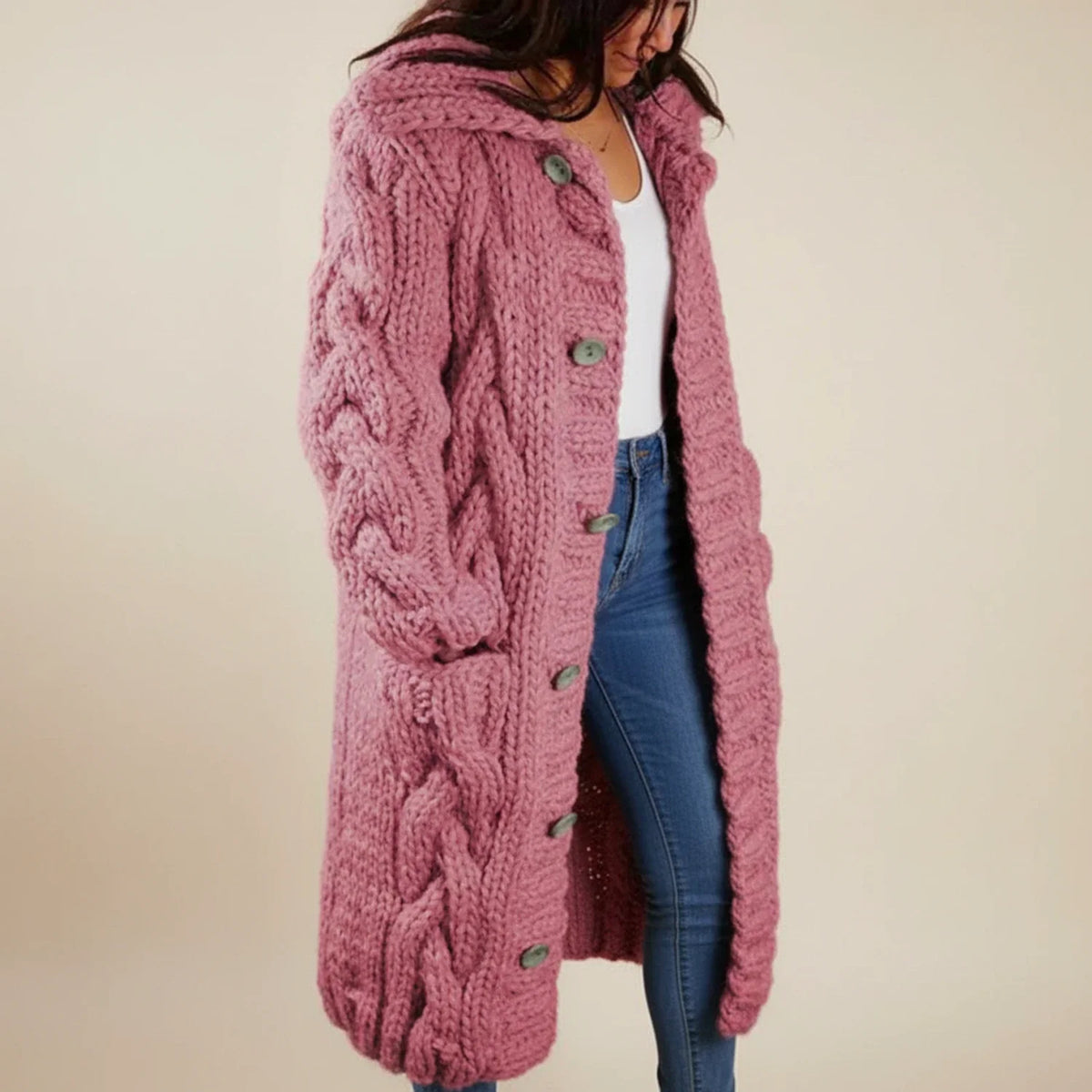 Langer Damen-Winterstrickmantel mit Kapuze