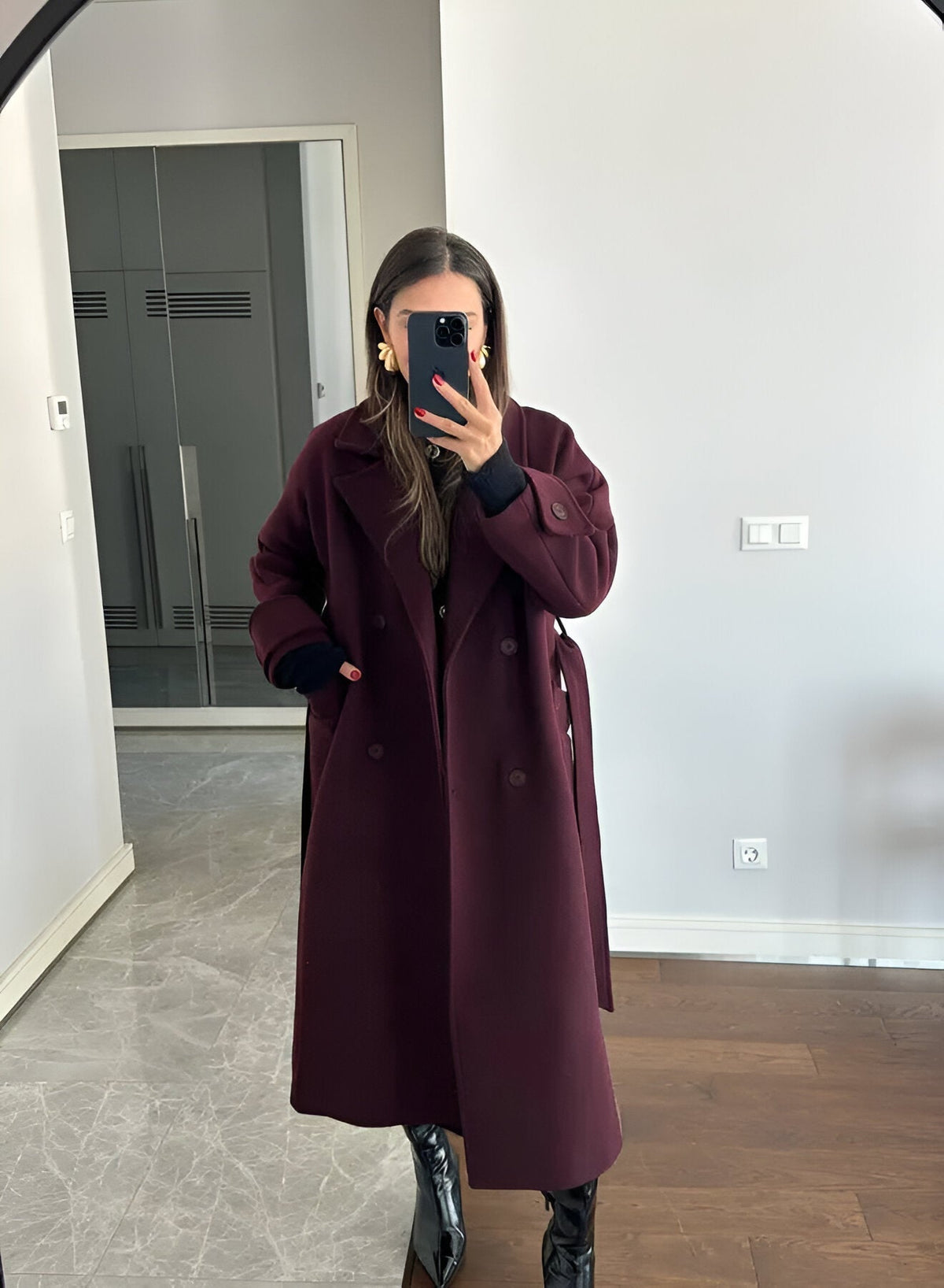 Langer Wintermantel für Damen mit Gürtel