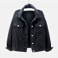 Lässige Jacke im klassischen Design – zeitloser Streetstyle