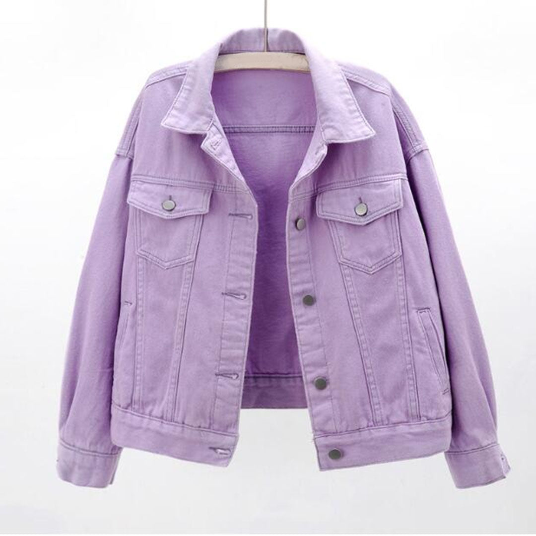Lässige Jacke im klassischen Design – zeitloser Streetstyle