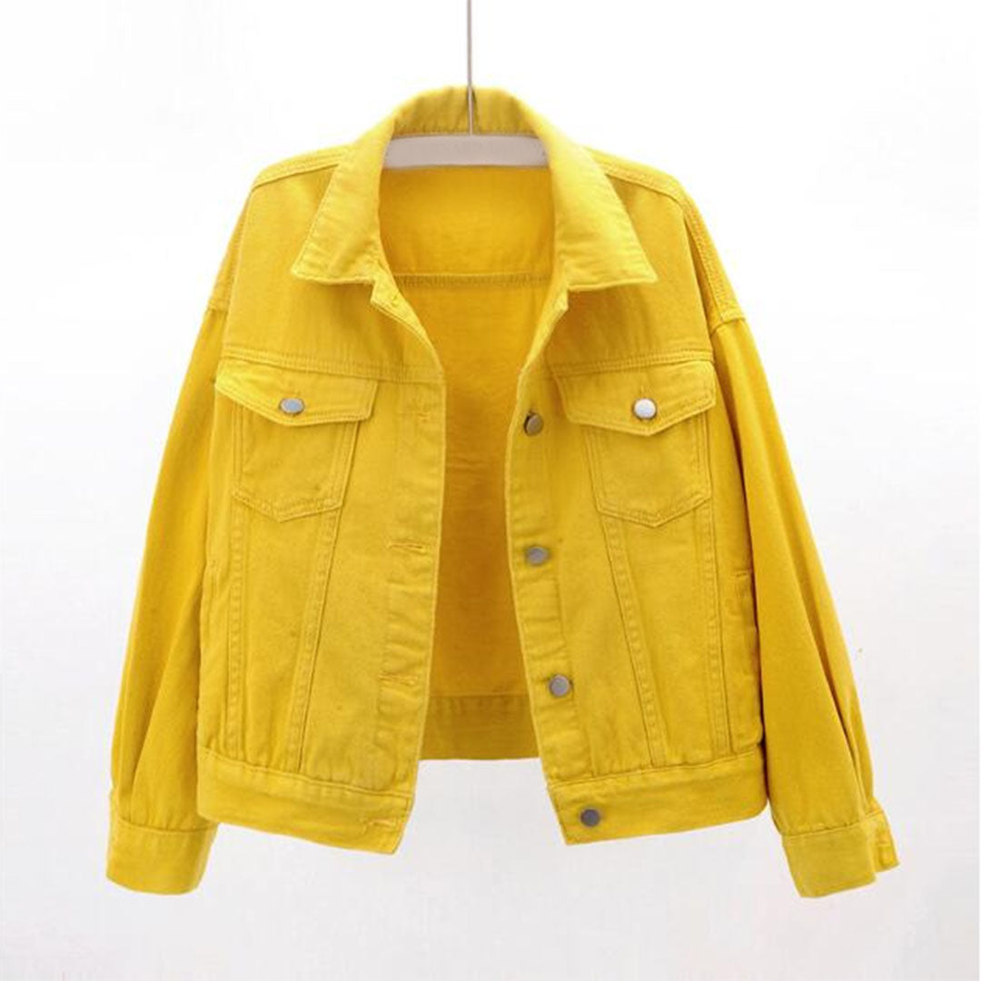 Lässige Jacke im klassischen Design – zeitloser Streetstyle