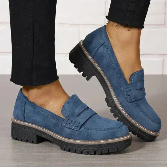 Lässige und elegante Damen-Slipper aus Wildleder