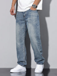 Lässige verwaschene Herrenjeans mit geradem Bein