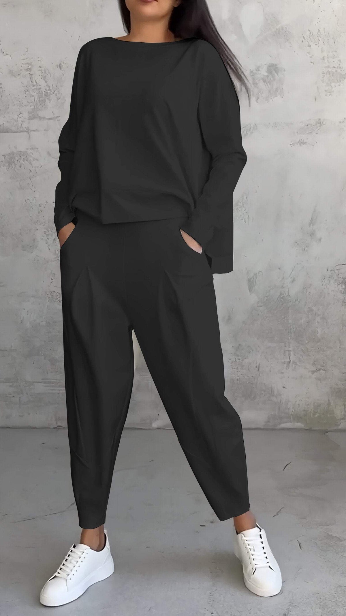 Lässiges Damen-Sommer-Set mit lockerem Pullover und zulaufender Hose