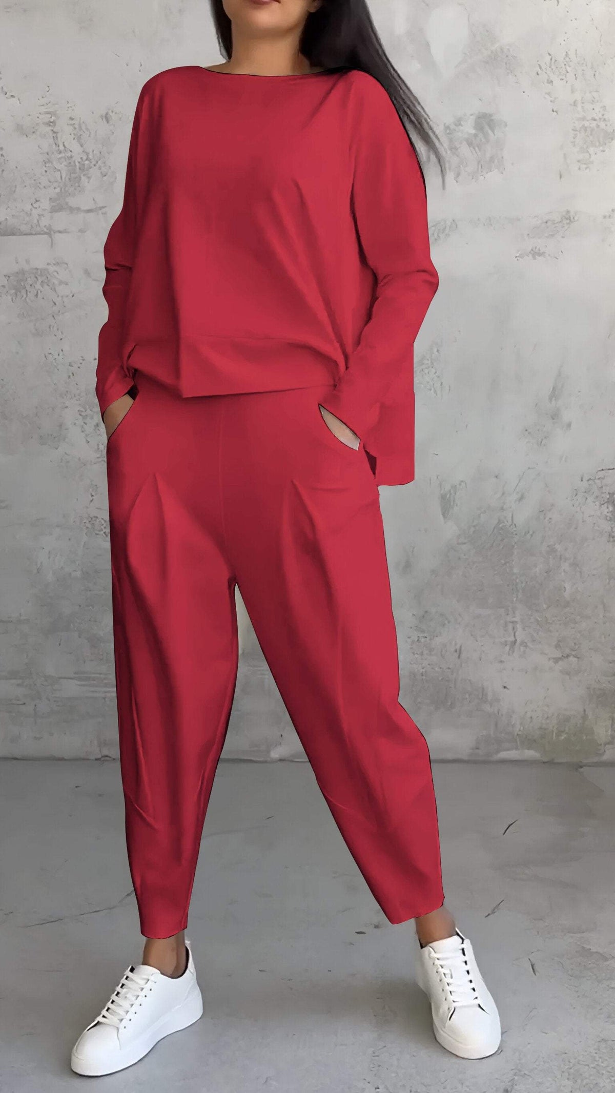 Lässiges Damen-Sommer-Set mit lockerem Pullover und zulaufender Hose
