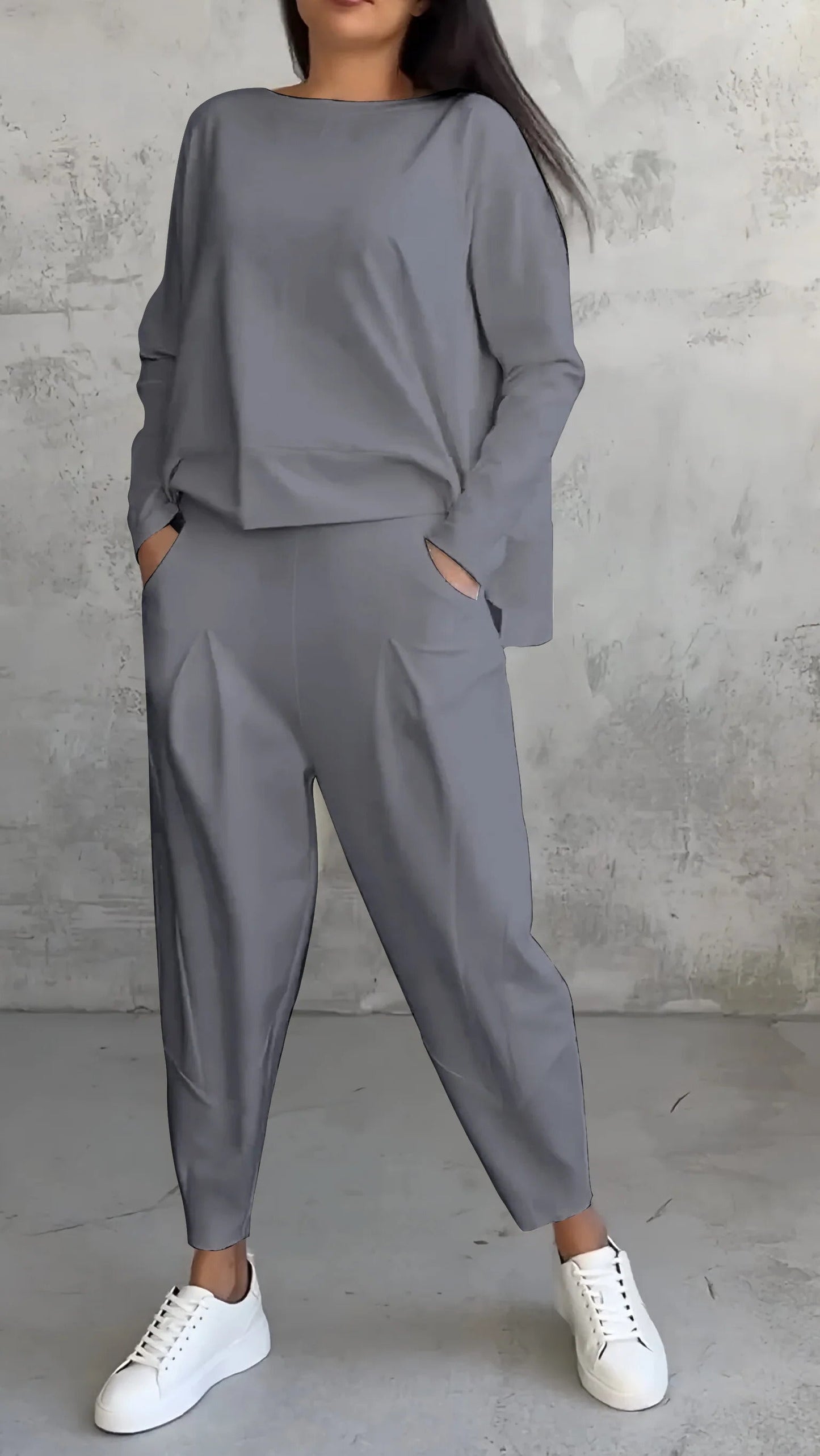 Lässiges Damen-Sommer-Set mit lockerem Pullover und zulaufender Hose