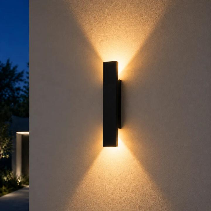 LED-Außenwandleuchte mit Up-and-Down-Licht – wetterfest, IP65
