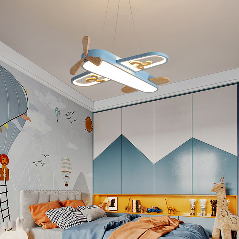 LED-Deckenleuchte fürs Kinderzimmer im Flugzeug-Design