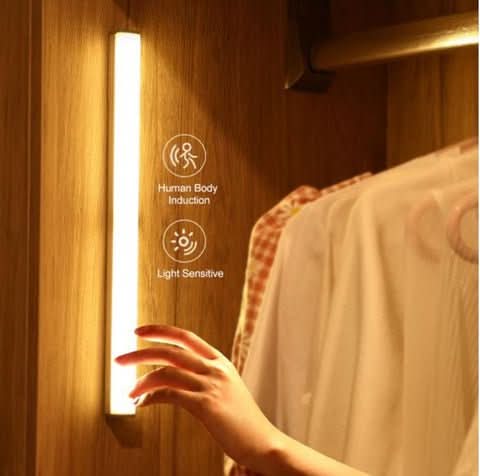 LED-Lichtleiste mit Bewegungssensor – kabellos, Stromversorgung über USB/AAA-Batterien