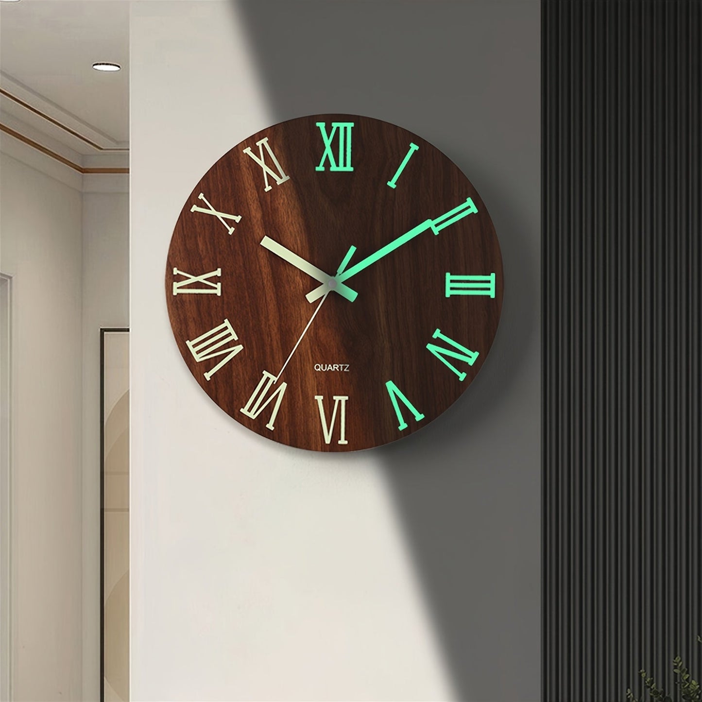 Leuchtende Wanduhr aus Walnussholz | Geräuschloses Holzdesign, das im Dunkeln leuchtet