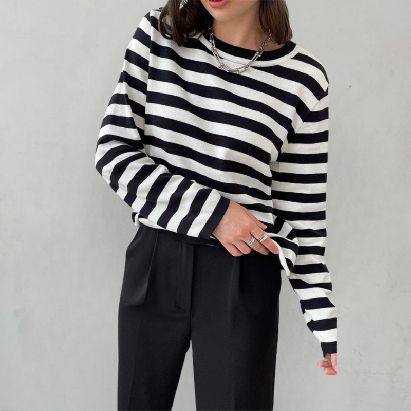 Locker sitzender gestreifter Strickpullover für Damen