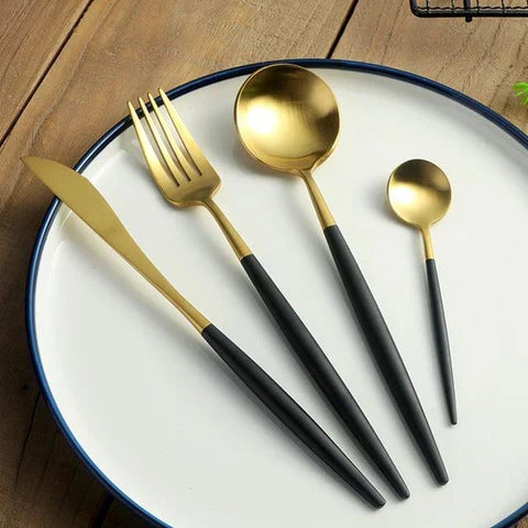 Luxuriöses, minimalistisches 24-teiliges Besteckset für ein gehobenes Tischambiente