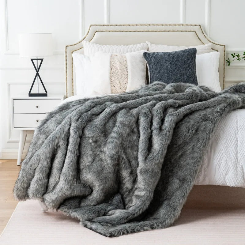 Luxus-Kunstfelldecke – Wärme und Stil für Ihr Zuhause