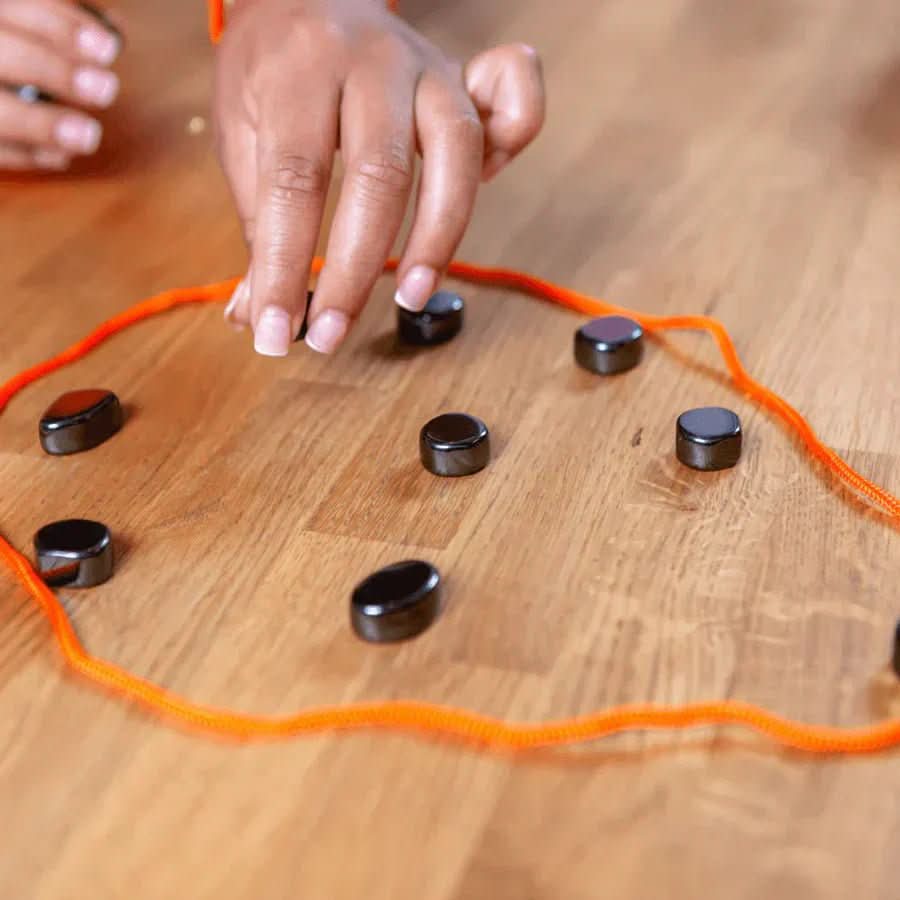 Magnet-Schach – Magnetisches Schachspiel für unterwegs und Strategie