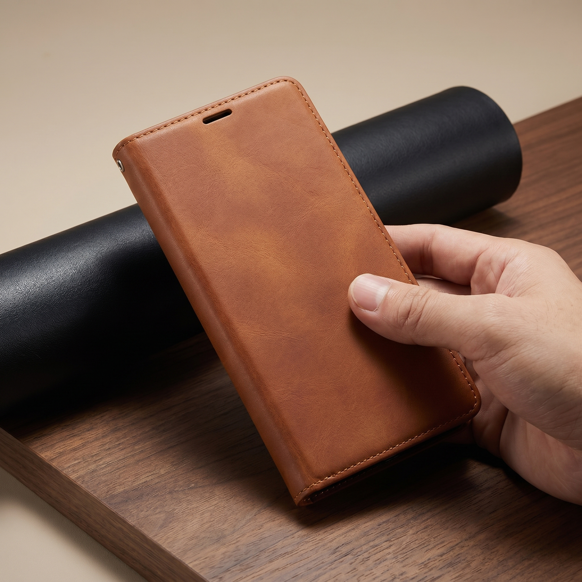Magnetische Lederhülle für Smartphones im stilvollen Design | Langlebiger Schutz und sicherer Verschluss