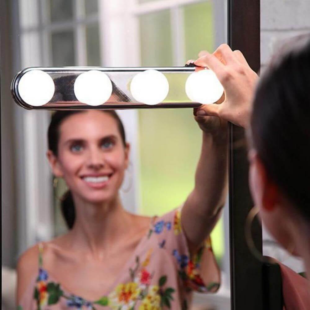 Make-up-Spiegelleuchte fürs Badezimmer mit Saugnäpfen