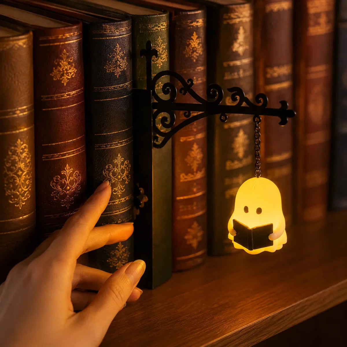 Miniatur-Hängelaterne für das Bücherregal mit warmem LED-Licht