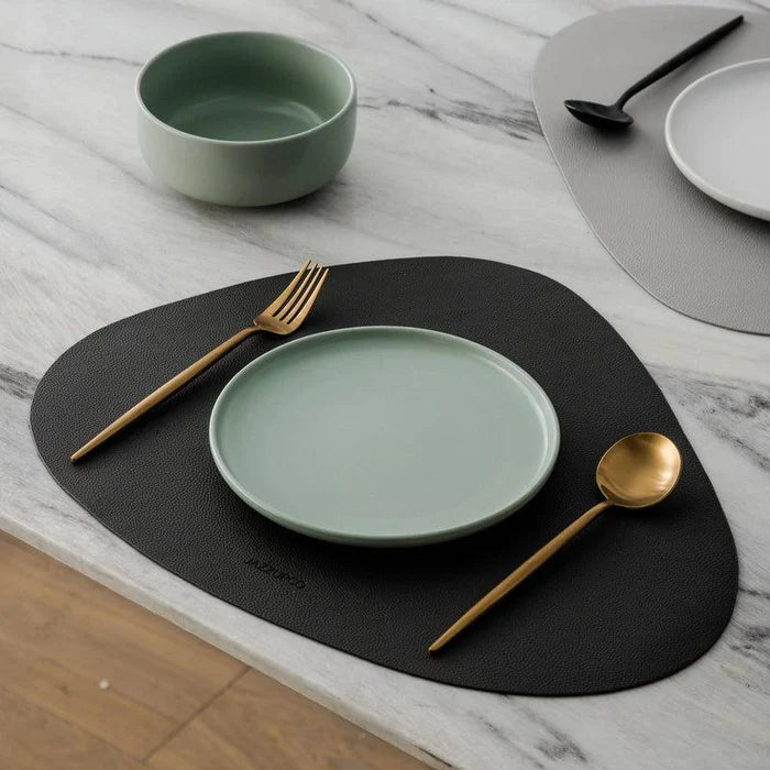 Minimalistisches 20-teiliges Besteckset aus hochwertigem Edelstahl in eleganter Ausführung – ideal für gehobenes Dinner und den täglichen Gebrauch in der modernen Küche