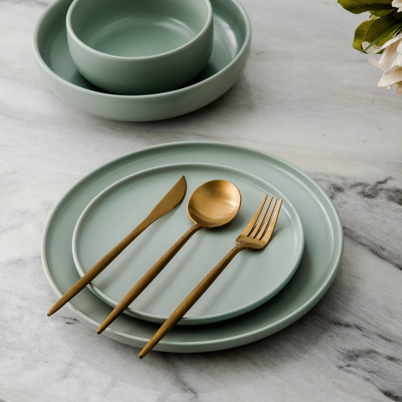 Minimalistisches 20-teiliges Besteckset aus hochwertigem Edelstahl in eleganter Ausführung – ideal für gehobenes Dinner und den täglichen Gebrauch in der modernen Küche