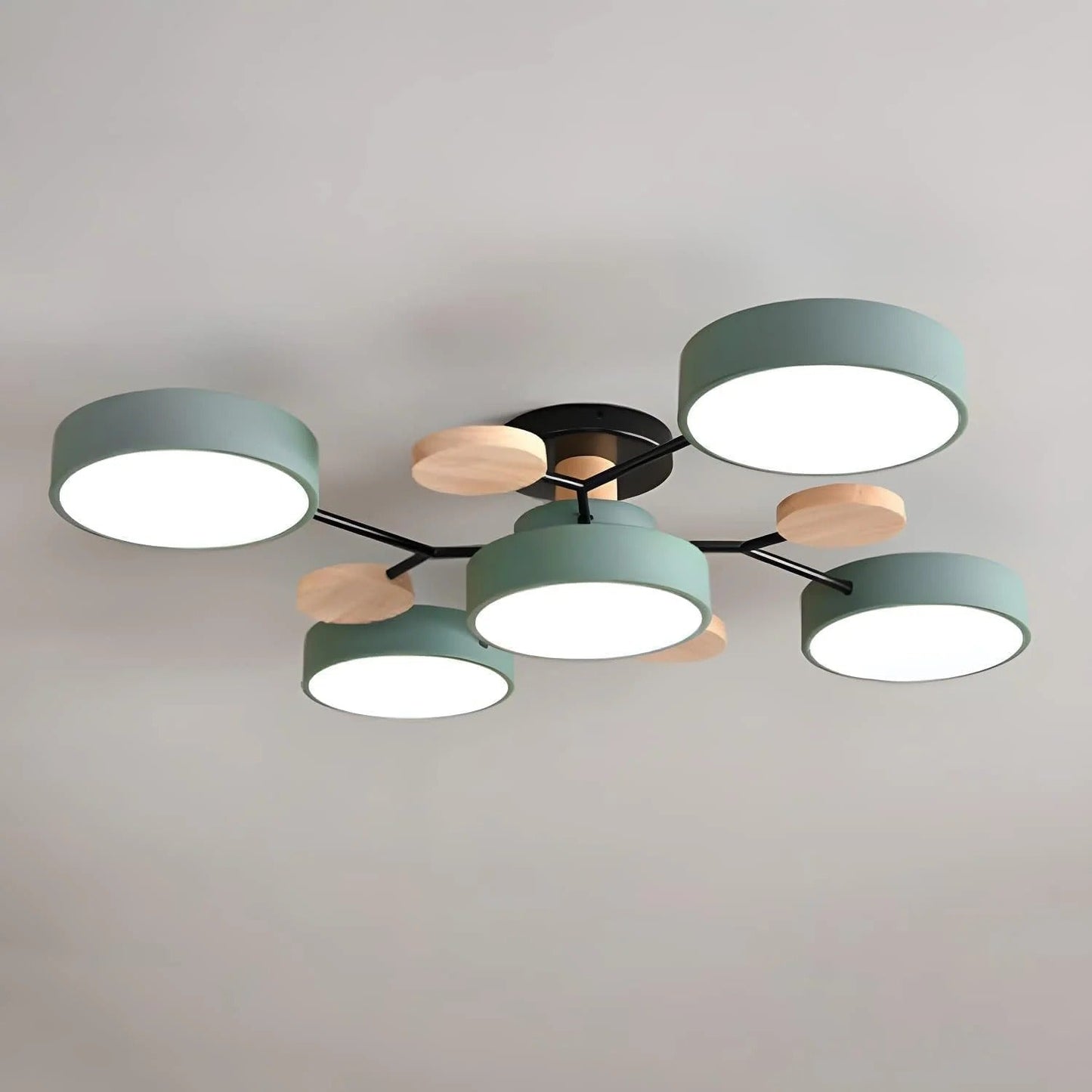 Moderne Halbeinbau-LED-Deckenleuchte Halo für elegante Räume