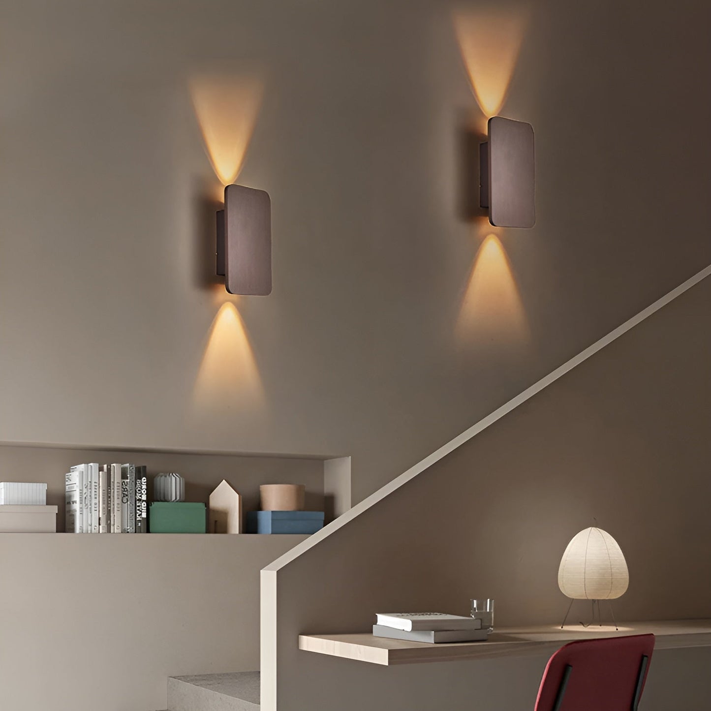 Moderne LED-Wandleuchte im minimalistischen Design für Wohnzimmer und Flur