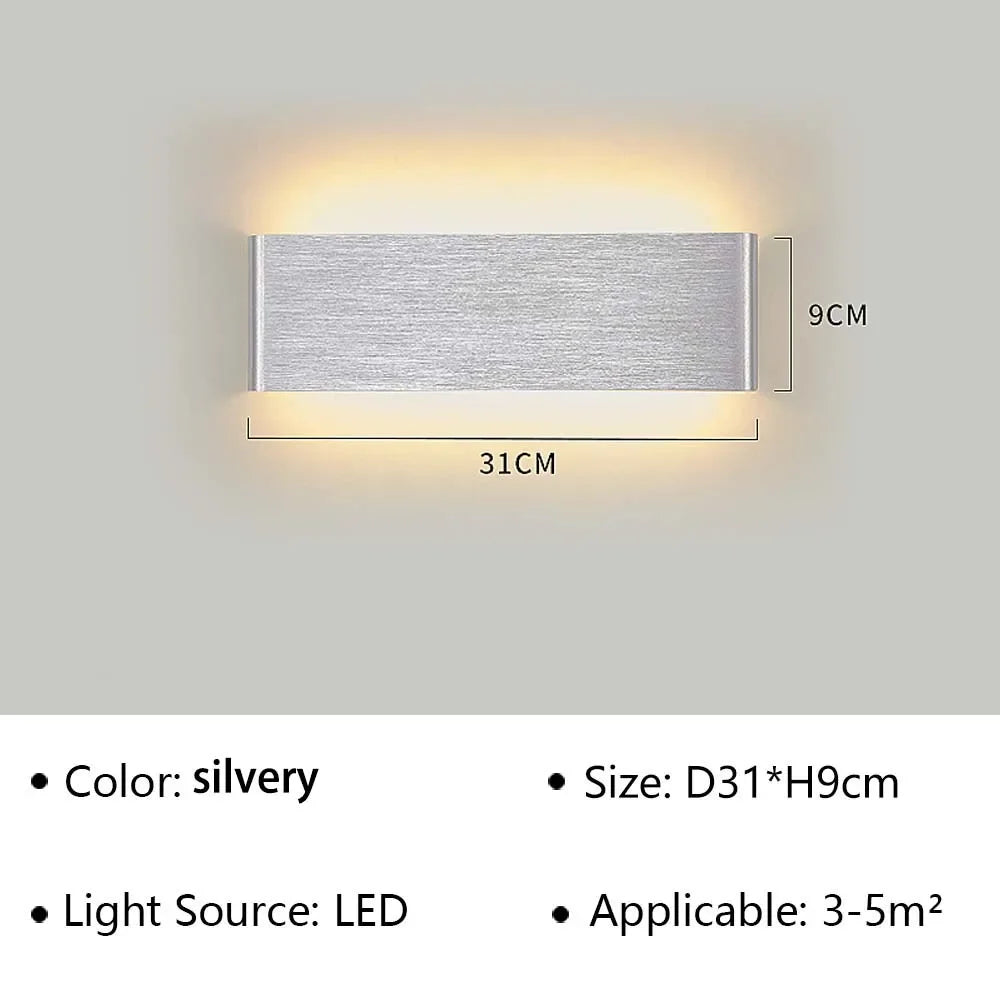 Moderne LED-Wandleuchte in elegantem Design mit warmweißem Licht für Schlafzimmer, Flur und Badezimmer