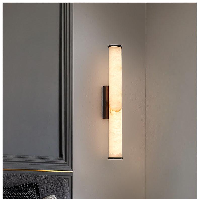 Moderne Wandleuchte in Marmoroptik - Akzentbeleuchtung mit Kupferakzenten - Minimalistischer Stil