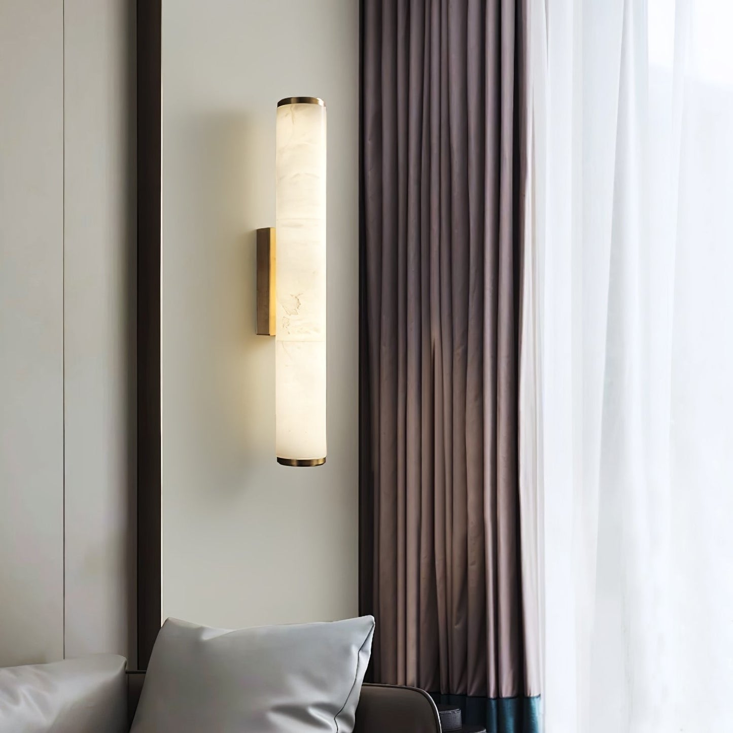 Moderne Wandleuchte in Marmoroptik - Akzentbeleuchtung mit Kupferakzenten - Minimalistischer Stil