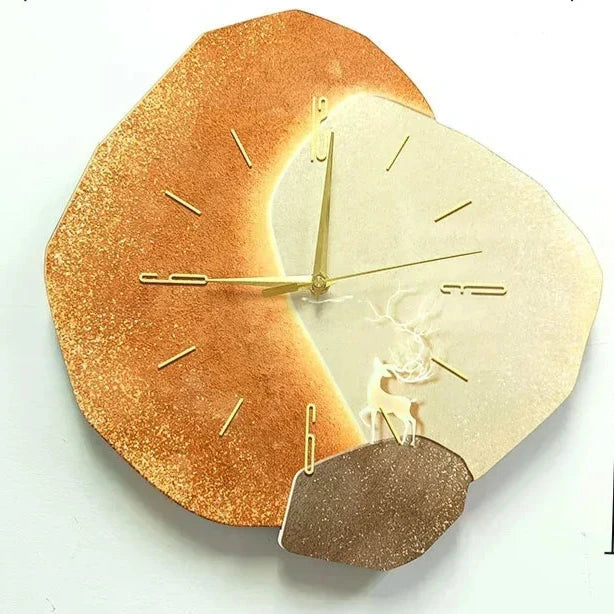 Moderne Wanduhr mit einzigartigem Design