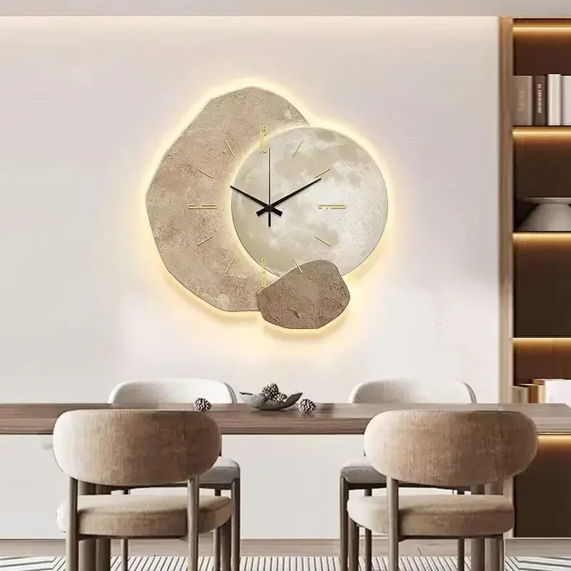 Moderne Wanduhr mit einzigartigem Design