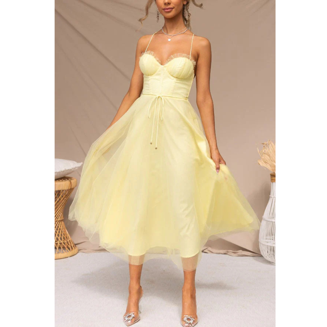 Modernes Spaghettiträger-Maxikleid für Damen – Ätherischer Seiden-Touch, architektonische A-Linie & skandinavische Sommer-Majestät