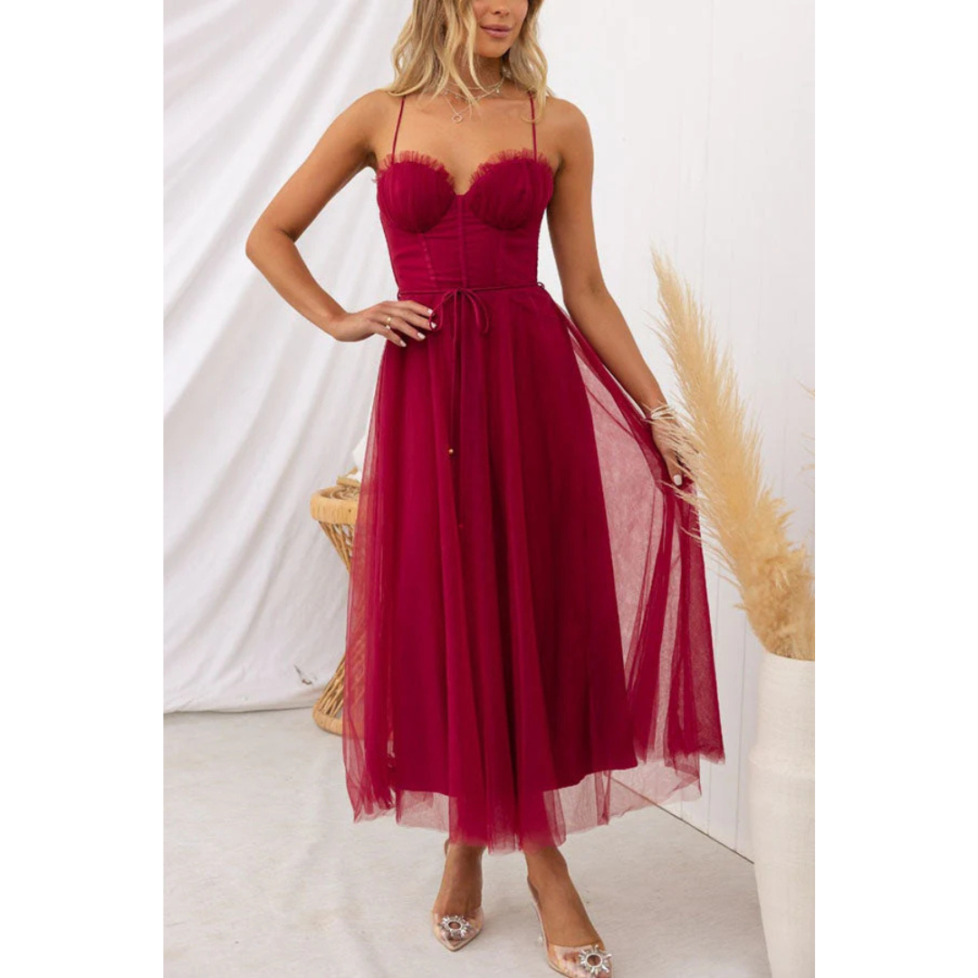 Modernes Spaghettiträger-Maxikleid für Damen – Ätherischer Seiden-Touch, architektonische A-Linie & skandinavische Sommer-Majestät