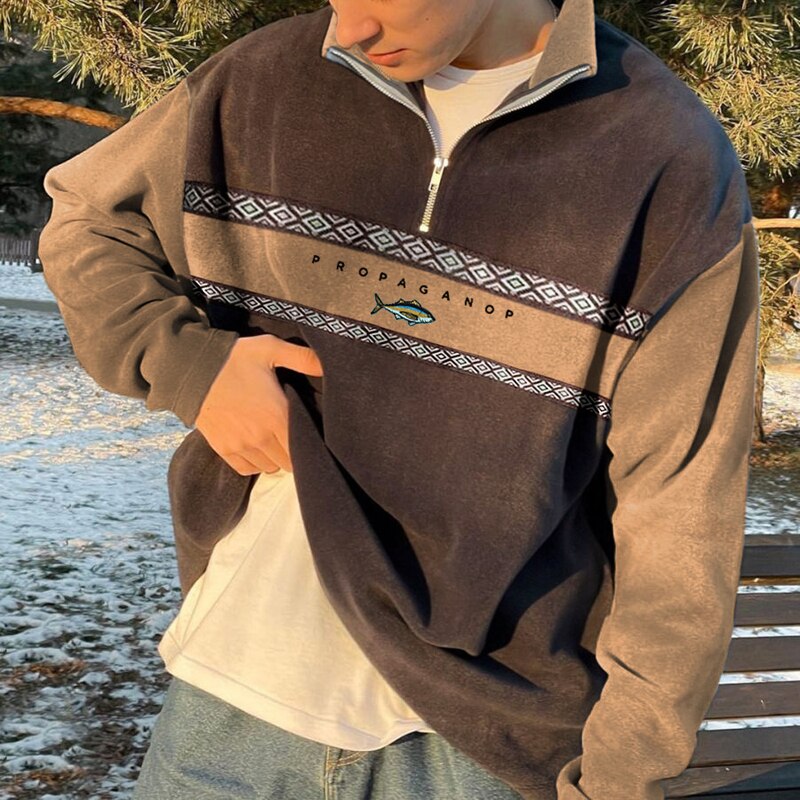 Modischer Pullover mit hohem Kragen und halbem Reißverschluss