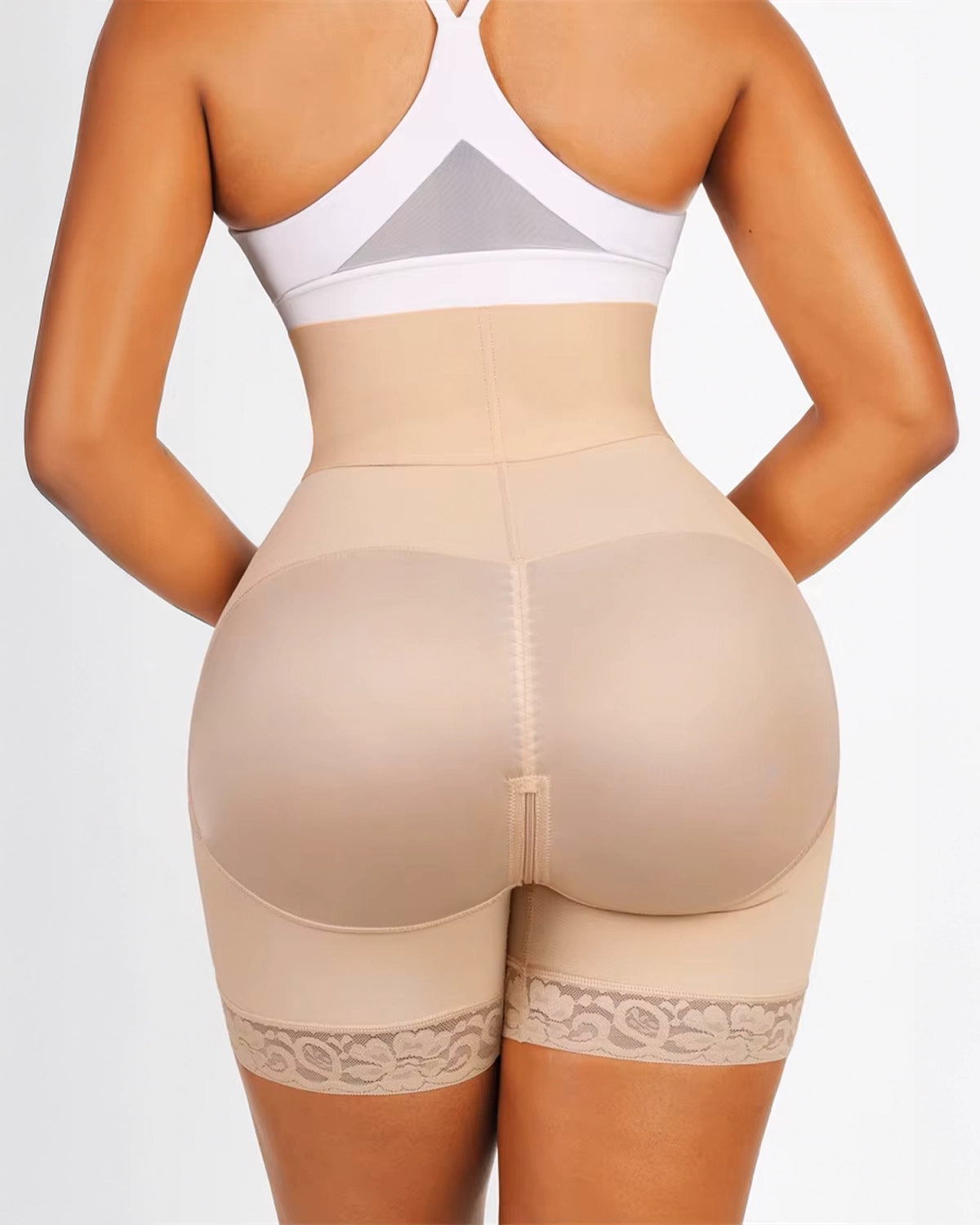Nahtlose Bodyshaper-Shorts mit Bauch-weg-Effekt und Hüftformung – bequem und rutschfest, ideal für den Alltag und besondere Anlässe