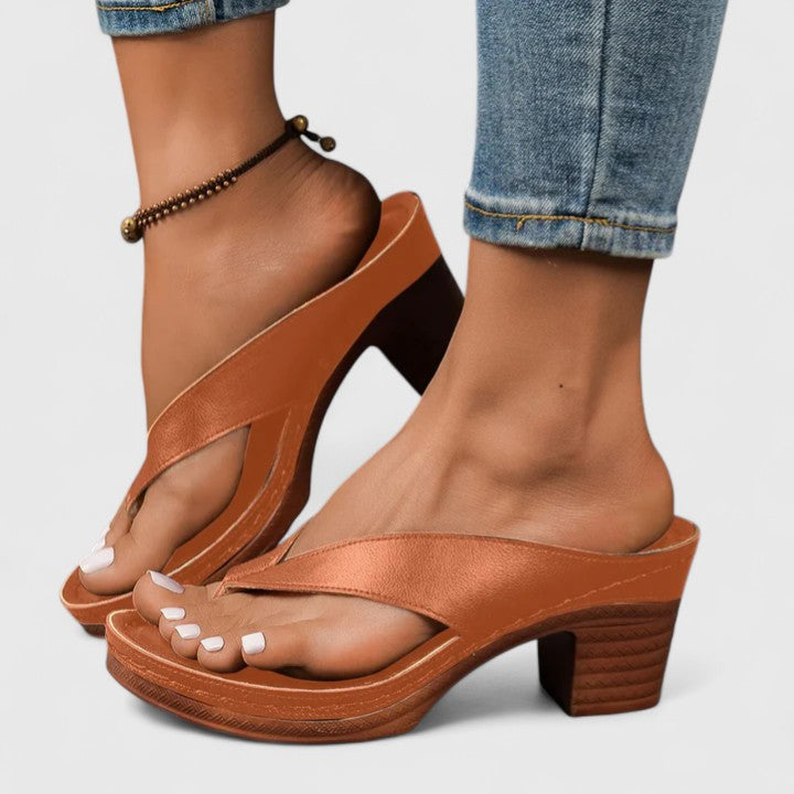 Orthopädische Absatzsandalen mit ergonomischem Fußbett und rutschfester Sohle – schwarzes Leder 5 cm für ganztägigen Tragekomfort