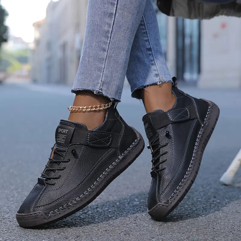 Orthopädische Damen-Sneaker mit Ziernähten