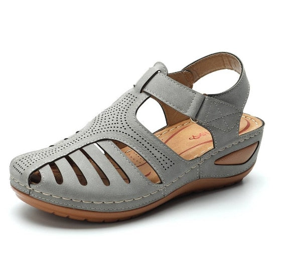 Orthopädische Retro-Ledersandalen