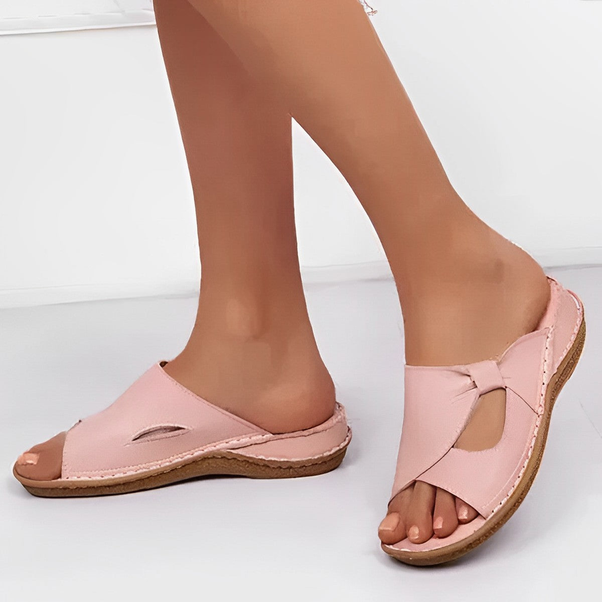 Orthopädische Sandalen aus veganem Leder
