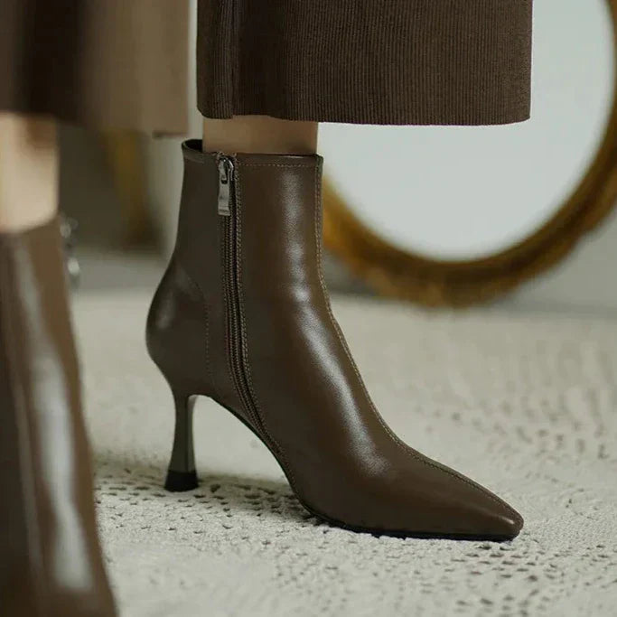 Orthopädische spitze Stiefeletten