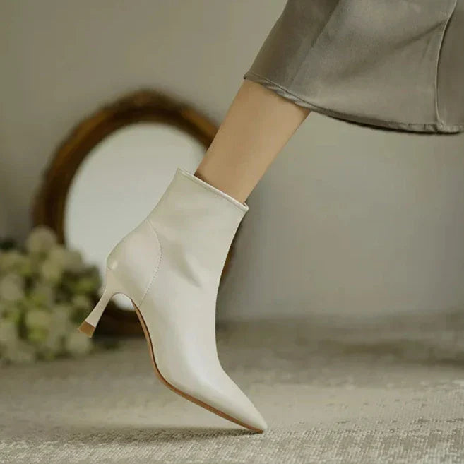 Orthopädische spitze Stiefeletten