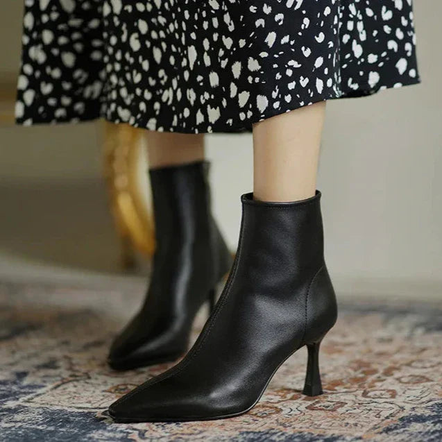 Orthopädische spitze Stiefeletten